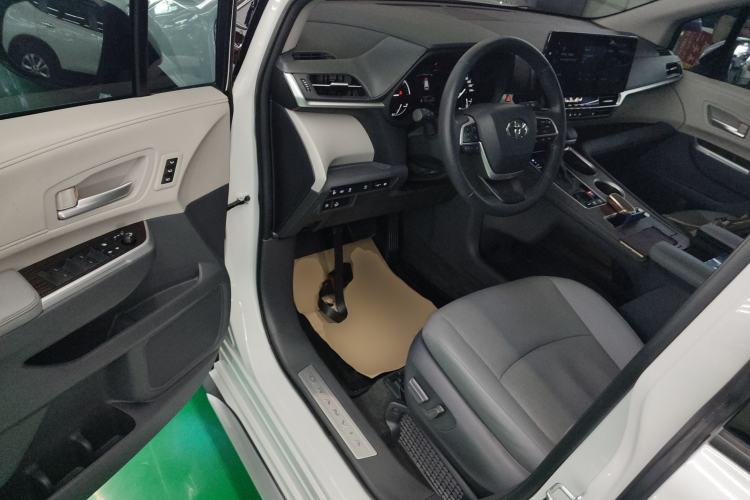 Used Toyota Granvia 2023 2.5L Hybrid Prestige PLUS Edition
