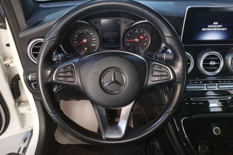 Used Mercedes-Benz GLC 2018 Facelift GLC 260 4MATIC Luxury Edition
