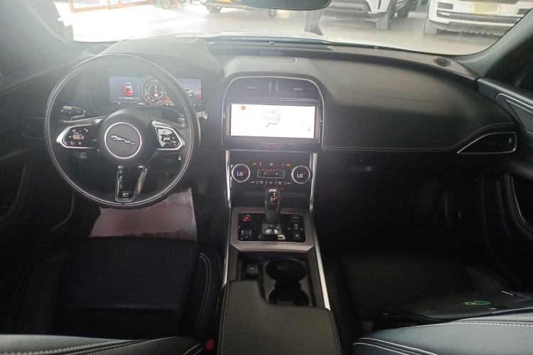 Used Jaguar XEL 2021 2.0T 250 PS R-DYNAMIC S Advanced Sport Edition Center Console