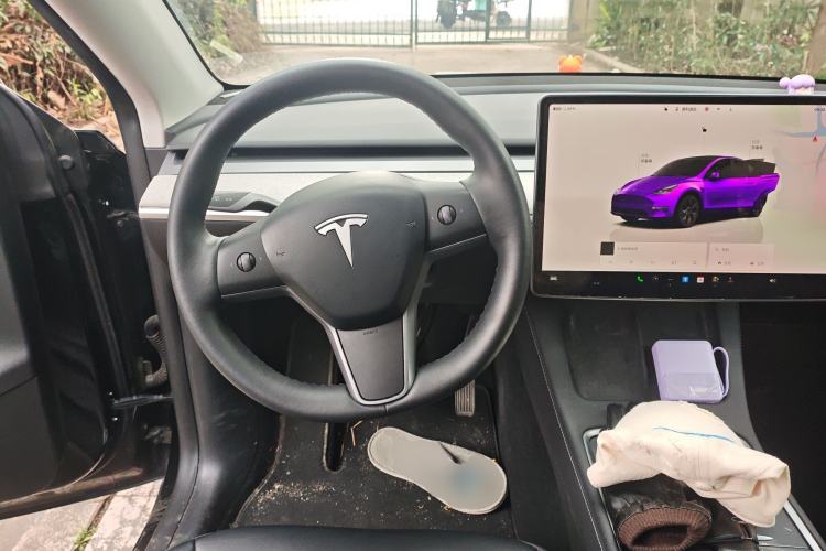Used Tesla Model Y 2024 Long-Range All-Wheel-Drive Version