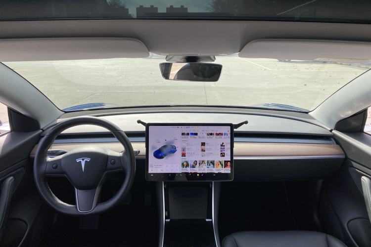 Used Tesla Model 3 2019 Long-Range Rear-Wheel-Drive Version

