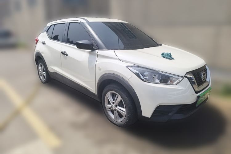 Used Nissan Kicks 2020 1.5L XE Manual Cool Edition Front Right 45 Deg