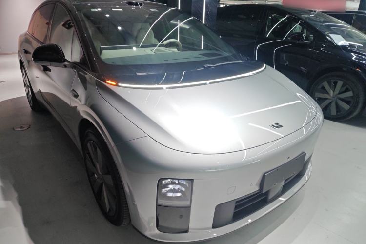 Used Li Auto i6 2025 Model Two-Wheel-Drive Standard Type
