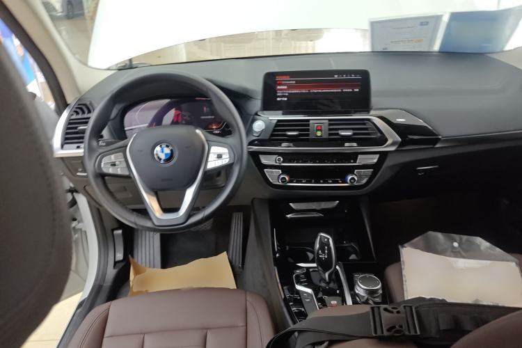 Used BMW X3 2020 xDrive25i Luxury Package Center Console