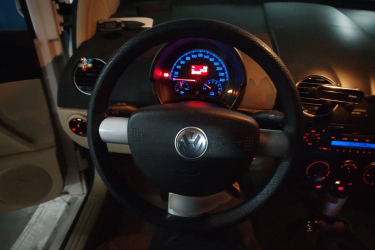 Used Volkswagen Beetle 2010 1.6 AT