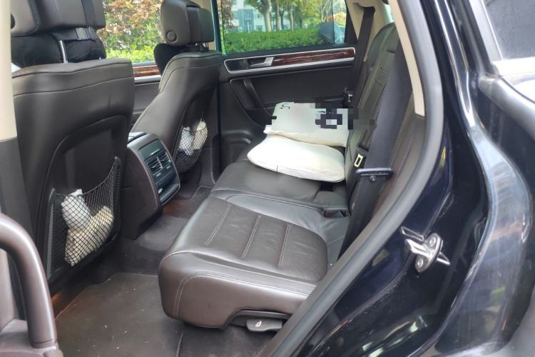 Used Volkswagen Touareg 2011 3.0 TSI High-End Version Left Rear Seat