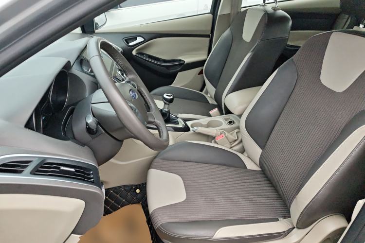 Used Ford Focus 2012 Sedan 1.6L Manual Fashion Edition