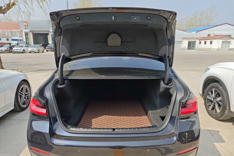 Used BMW 5 Series 2022 Second Facelift 525Li M Sport Package
