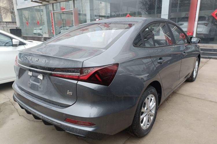 Used Roewe i5 2026 Model 1.5L Manual Comfort Version

