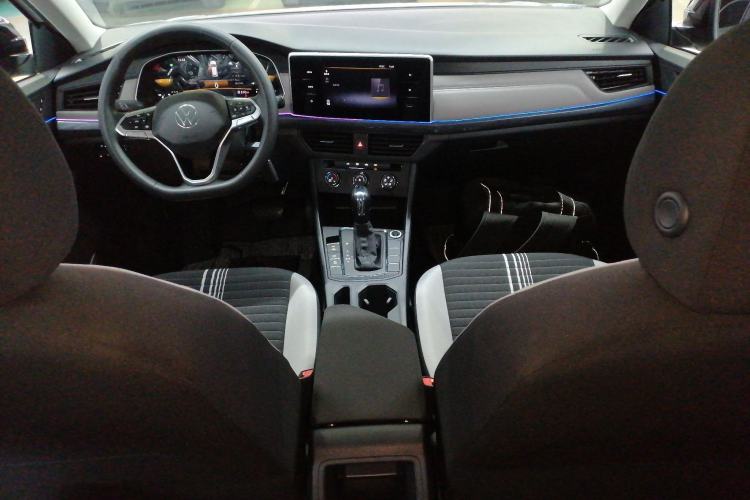 Used Volkswagen Bora 2023 1.5L Automatic Changer Limited Edition Center Console