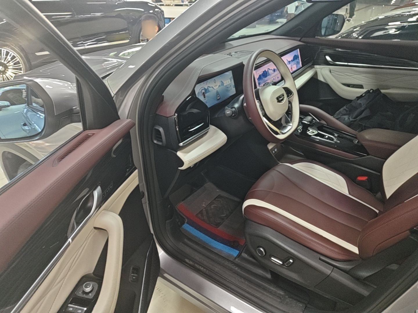 Geely Auto Monjaro L 2021 2.0TD DCT EVO Two-Wheel Drive Prestige Version — снимка 18