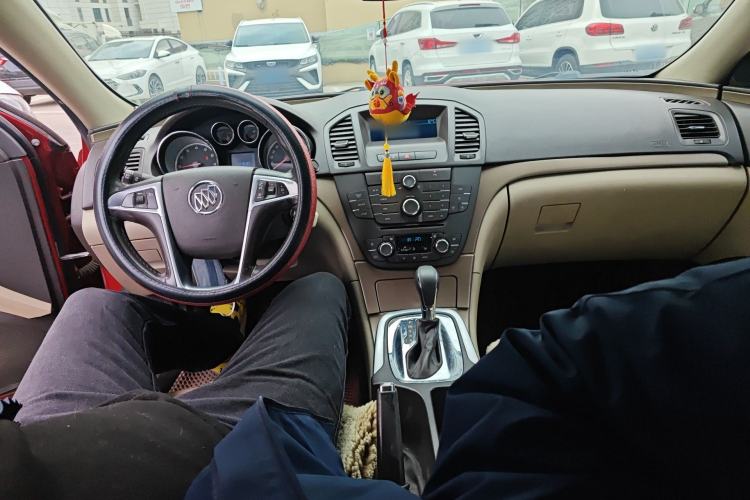 Used Buick Regal 2011 2.0L Comfort Edition Center Console