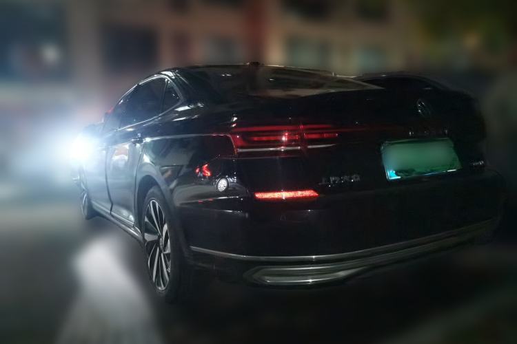 Used Volkswagen Passat 2022 330TSI Starry Luxury Edition Rear Left 45 Deg