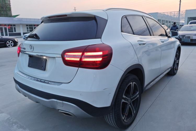 Used Mercedes-Benz GLA 2018 GLA 200 Fashion Model Rear Right 45 Deg