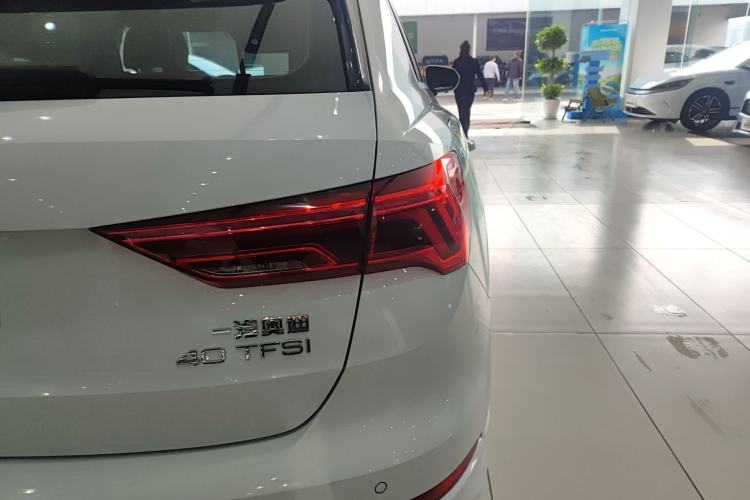 Used Audi Q3 2022 40 TFSI Fashion Dynamic Model
