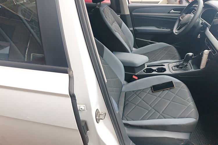 Used Volkswagen Lavida 2023 1.5L Automatic De Yi Edition Right Front Seat