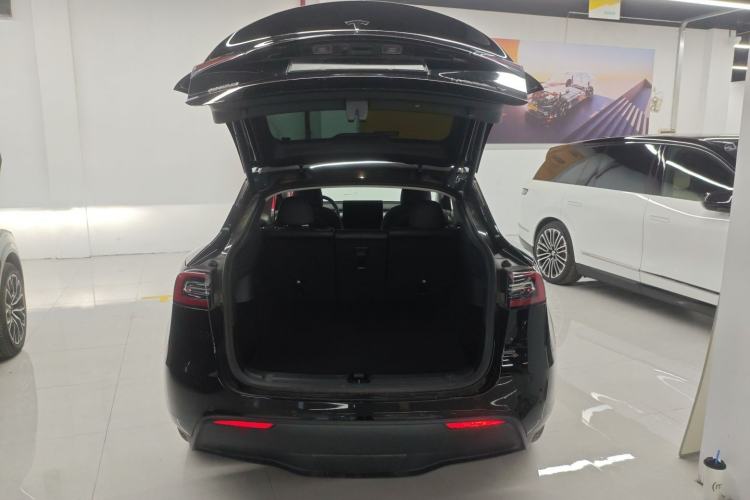 Used Tesla Model Y 2022 Long-Range All-Wheel-Drive Version