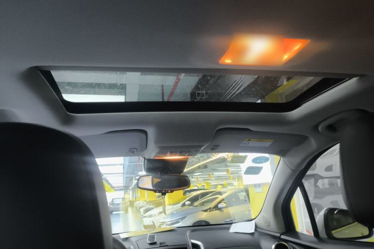 Used Chevrolet Trax 2014 1.4T Automatic Two-Wheel Drive Luxury Model Headliner