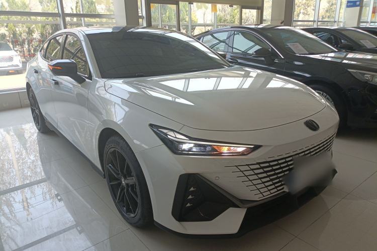 Used CHANGAN UNI-V 2025 1.5T 500Bar High-Energy Version