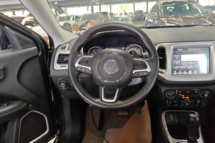 Used Jeep Compass 2017 200T Automatic Family Edition