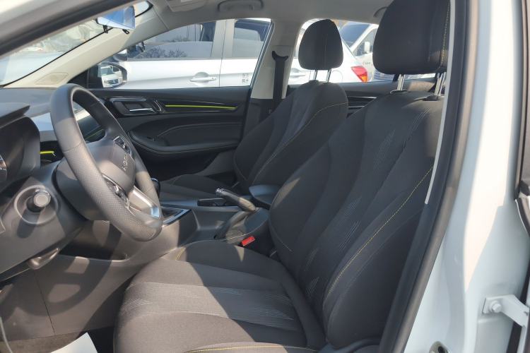 Used Roewe i5 2021 1.5L Manual Platinum Edition
