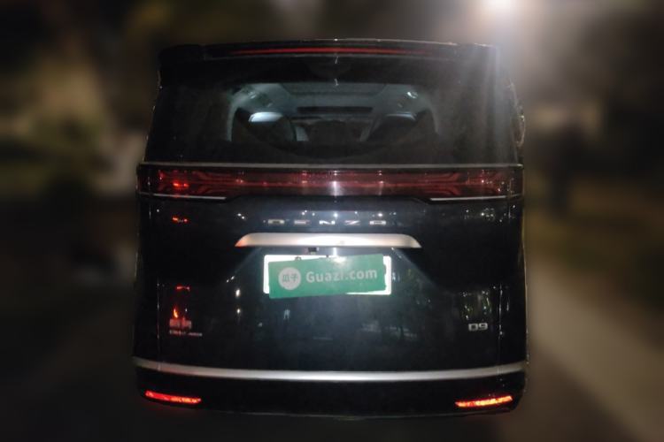 Used Denza D9 2022 DM-i 970 Four-Wheel Drive Prestige Model
