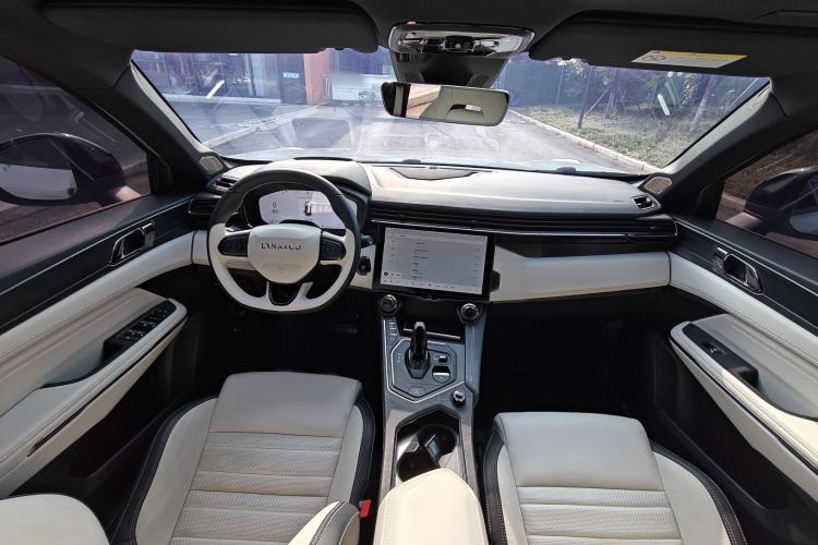 Used Lynk & Co 01 EM-P 2023 1.5TD EM-P Dawn Edition Interior 9