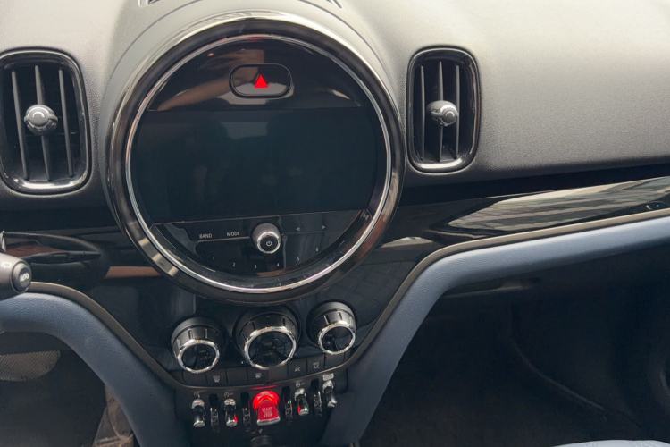 Used MINI Countryman 2021 1.5T COOPER Connoisseur Interior 3