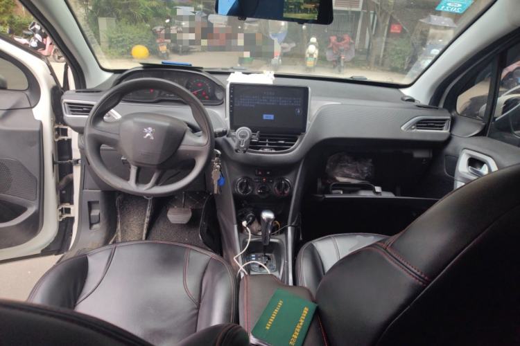 Used Peugeot 2008 2014 1.6L Automatic Trend Edition Center Console