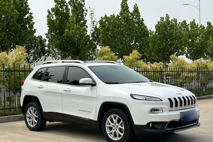 Used Jeep Cherokee 2017 2.0L Superior Edition