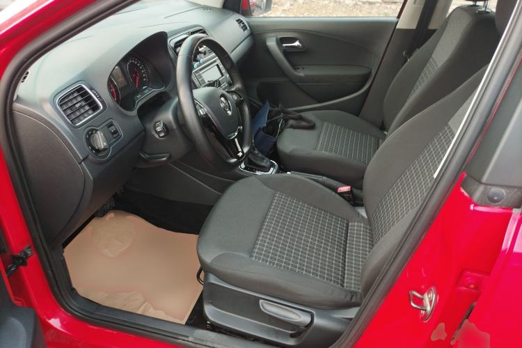 Used Volkswagen Polo 2016 1.6L Automatic Comfort Model
