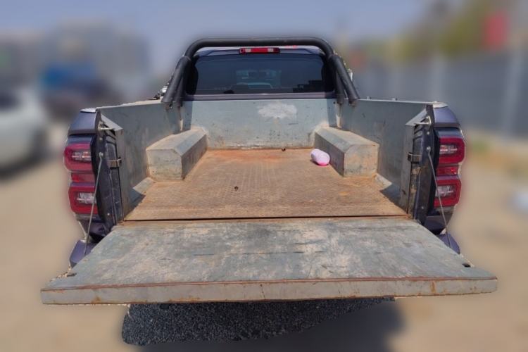 Used Great Wall King Kong Poer 2022 2.0T Manual Diesel 4x4 Elite Long-Box Version GW4D20M Trunk