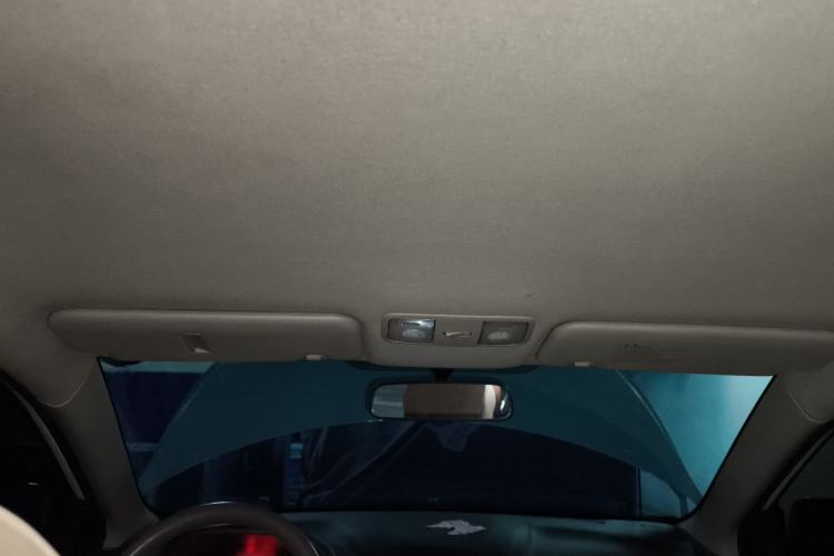 Used Hyundai Verna (older generation) 2010 Sedan 1.4L Manual Comfort GS Headliner