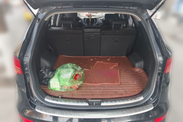 Used Hyundai Santa Fe 2013 2.4L Automatic 4x4 Comfort Edition Trunk