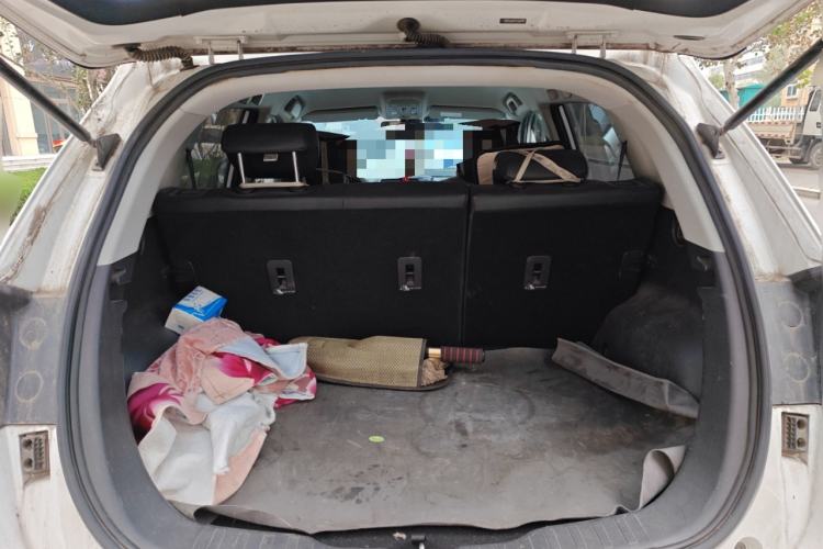 Used Haval H2 2016 Red Label 1.5T Manual Two-Wheel Drive Elite Model Trunk