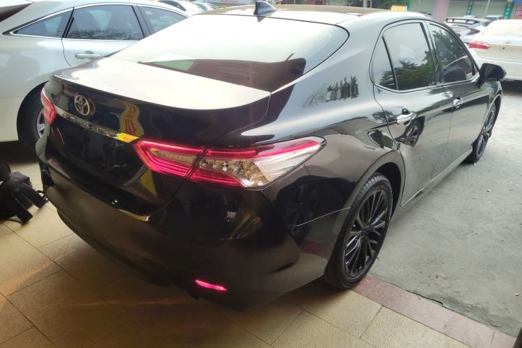 Used Toyota Camry 2018 2.5G Luxury Edition Rear Right 45 Deg