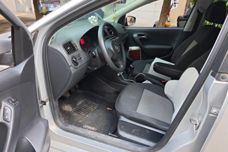 Used Volkswagen Polo 2011 1.4L Manual ZhiLe Edition Driver Seat