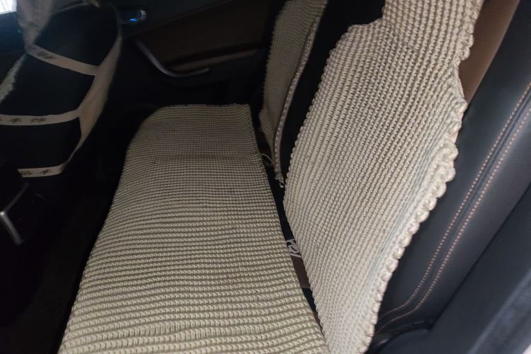 Used GAC Trumpchi GS5 Super 2016 2.0L Automatic Two-Wheel Drive Anniversary Edition Left Rear Seat