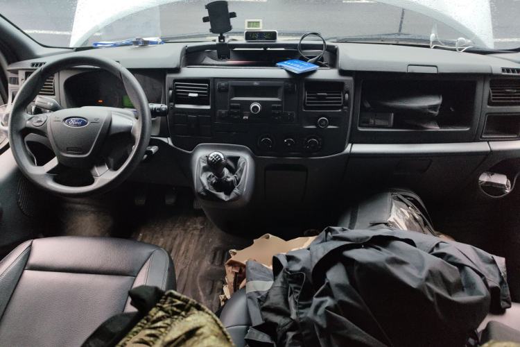 Used Ford Transit Custom 2015 2.4T Short-Wheelbase 6-Seater Mid-Roof Multi-Purpose Vehicle
