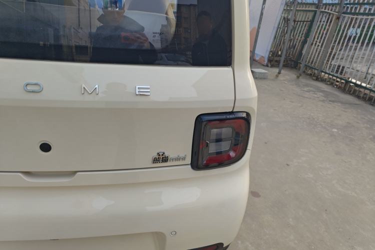 Used Geely Galaxy Panda 2025 210 km – Yuanqi Bear Right Rear Taillight