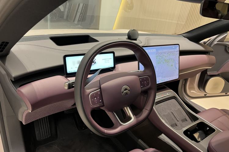Used Nio ET5T 2025 75 kWh Touring Interior 2