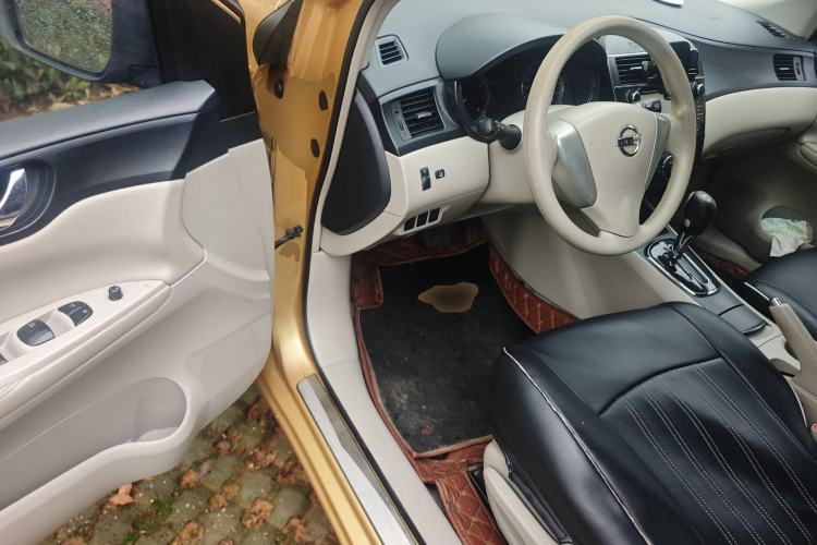 Used Nissan Tiida 2011 1.6L CVT Smart Version Driver Seat