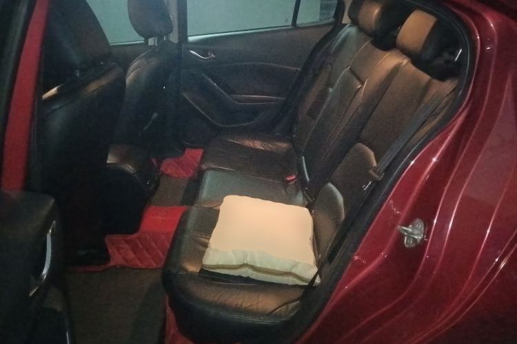 Used Mazda 3 Axela 2017 Sedan 2.0L Automatic Flagship Model China V Standard Left Rear Seat