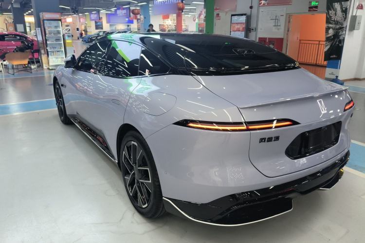 Used Avatr 06 2025 Pro Range-Extended Edition Rear Left 45 Deg