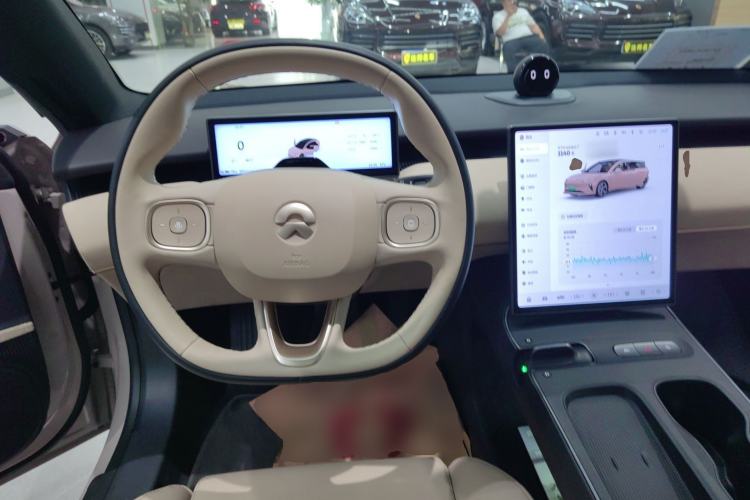 Used Nio ET5 2022 75 kWh Steering Wheel