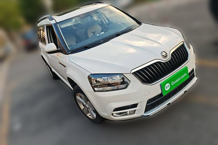 Used Skoda Yeti 2016 1.4TSI DSG Advanced Edition Front Right 45 Deg