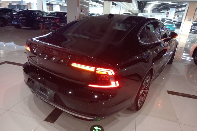 Used Volvo S90 2023 B5 Zhiyi Luxury Edition
