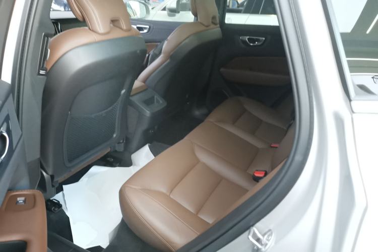 Used Volvo XC60 2025 B5 Four-Wheel Drive Smart & Advanced Luxury Edition
