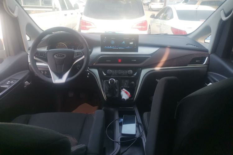 Used JAC Refine M3 2022 1.8L 7-seat Standard Edition Center Console