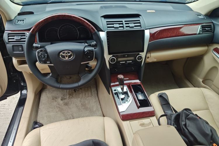 Used Toyota Camry 2012 2.5G Luxury Edition Center Console